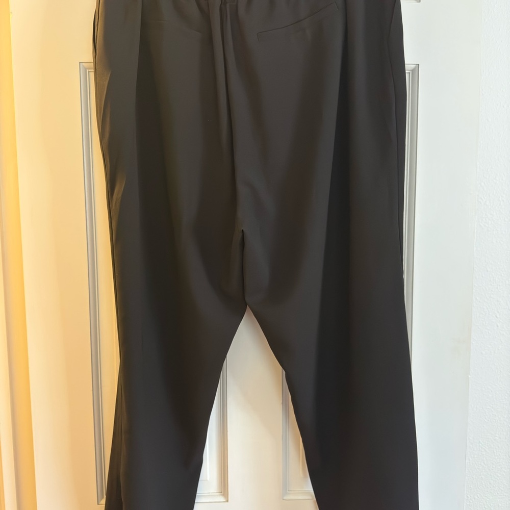 IMÁN NWOT BLACK